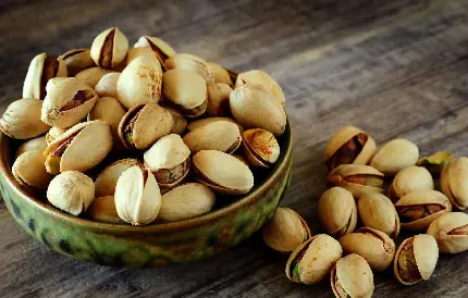 تصویر 1 از پسته اکبری درشت و کشیده با رنگ طبیعی